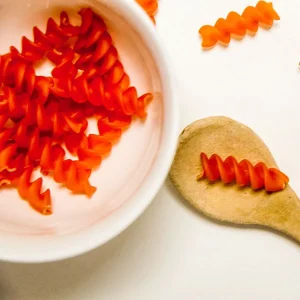 Makaroni, sarkano lēcu spirāles BIO
